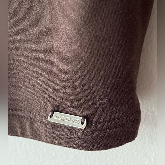 Women’s Sommer Ray Soft Cut-Out Colour Block Cropped Top - Picture 2 of 8